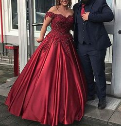 Robes de bal longues bordeaux chérie hors épaule 2019 robe de bal en satin appliques robe de soirée douce 16 robes robes de soirée perlées