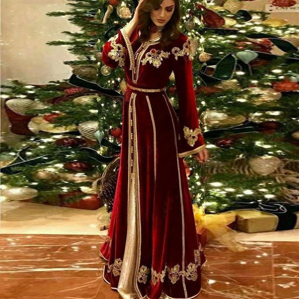 Borgoña Caftán marroquí Velour Vestidos de fiesta Manga larga Arabia Saudita Vestidos de noche musulmanes Apliques dorados Encaje Dubai Vestido de mujer r306g