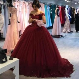 Vestido de fiesta con hombros descubiertos en color burdeos, vestidos de quinceañera de encaje con apliques, mangas casquillo, vestidos de noche de tul con tren de barrido 274r