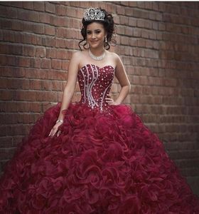 Bourgogne plus robe de bal de taille Sweet 16 Quinceanera Robes Crystals sans bretelles Ruffles Organza Corset 2020 Girls Débutantes Masquera6180342