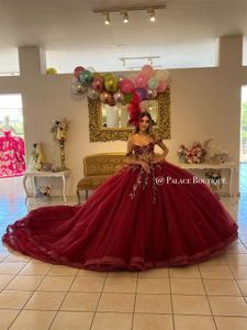 Burgundy Princess Off Shoulder Quinceanera Jurken 3D Bloemen Applique Cathedral Train Boning Corset vestido mexicano 15 anos