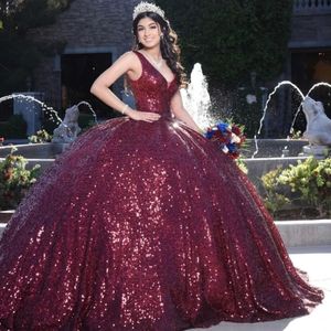 Robe de bal à paillettes bordeaux robes de Quinceanera col en V Bling Bling Sweet 16 robe de bal tenue de soirée Pageant robes de soirée wly935