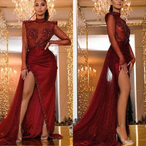 Bourgondië Side Split Prom Dresses High Collar Lange Mouw Crystal Lovertjes Ruched Avondjurk Sweep Trein Speciale Gelegenheden Jurk