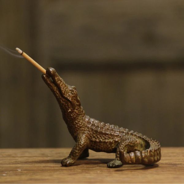 Brûleurs Vintage Cuivre Crocodile Figurine Porte-Encens Classique Miniature Cuivre Bronze Animal Statue Ornement Bureau Décor Thé Pet