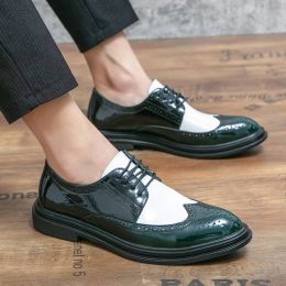 Business Handmade Quality High Brogue Style Paty Wedding Men Flats Cuir Oxfords Chaussures pointues formelles 8165