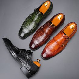 Zapatos de cuero puntiagudos de negocios Zapatos de cuero de cocodrilo Zapatos de hombre casuales con hebilla lateral para hombres