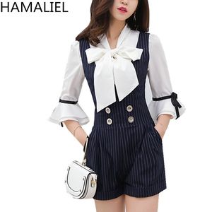 Femmes d'affaires d'été 2 pièces Set New formelle en mousseline de soie à manches évasées Bow Collar Blouse + Blue Striped Bretelles Pantalons courts Costumes T200325