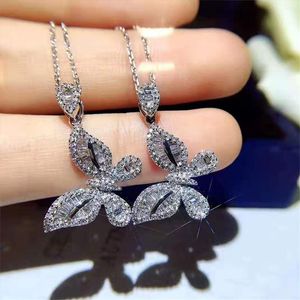 Mariposa moissanite diamante colgante Real 925 plata esterlina encanto fiesta boda colgantes collar para mujer joyería nupcial