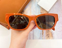 Lunettes de soleil carré de papillon carame / gris foncé pour femmes teintes d'été lunettes de soleil lunettes occhiali da semelle uv400 lunettes