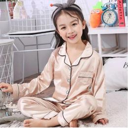 Botón Down Spring Otoño Autumn Children Pajamas Sets Sets Kids Girls Sark Silk Manga larga 2 piezas Topspants Pajama 240130