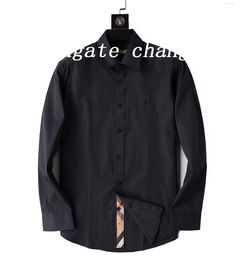 Chemises habillées pour hommes de luxe de créateur chemise à manches longues décontractée d'affaires printemps automne coupe régulière col flexible chemises extensibles sans plis pour hommes 895928496