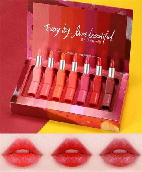 Compre un 6 lápiz labial 7 MAKEP Color Lipstick Lip Gloss Stick Lip Beauty Lips Mapeup de lápiz labial duradero 7 días Gift5080728