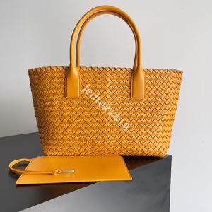 BV's CABAT Shopping tote Bag Bolso de viaje de piel de oveja de alta capacidad tejido a mano bolso de piel de cordero de grado suave Lai basket underarm bag 10A bolso de playa de diseñador