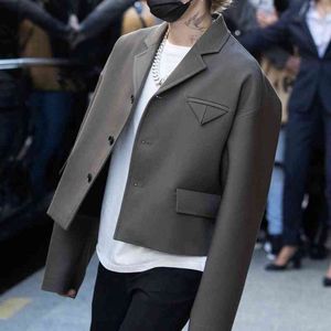 Bv Style Loose Short Coat Kaki Zipper Jacket Printemps et Été New Ins Silhouette Triangulaire Hommes Femmes Vibe Parfait Réplique Bottega 22