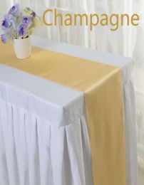 BZ365 Satin Table Runner voor bruiloftsfeest Banket Decoraties Wit zwart goud Silver Champagne Tafelloper 30cm x 275cm1022835