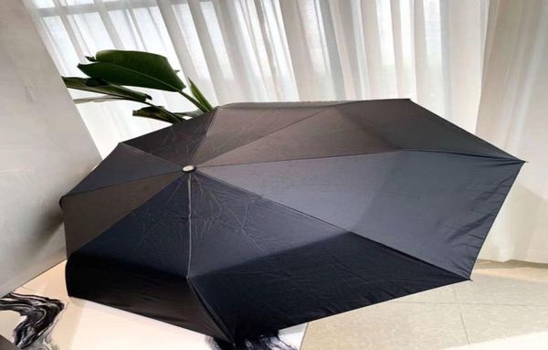 C Classic Paraguas negro totalmente automático de 3 pliegues 2020 Parasol de último estilo con caja de regalo y bolsa de cuero para cliente VIP 7480909