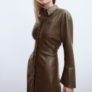 Prrra nouveau original femmes PU trench-coat designer femmes mi-longueur trench-coat marron simple boutonnage manteau haut veste femme vêtements montrer la silhouette parfaite
