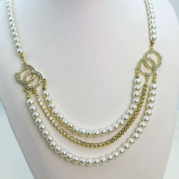 C lettre marque de design de luxe collier de pull en perles pour femmes de haute qualité anti-décoloration pour le cadeau de fête en gros placage doré sans boîte