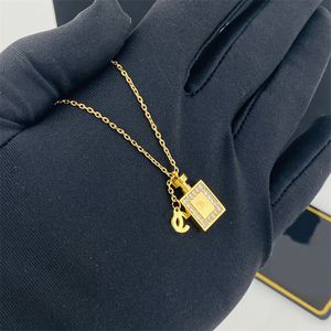 c pandent ketting luxe kettingen designer sieraden voor vrouw mannen 18K stijgen goud zilver Parfum Ananas ketting diamanten Ketting mode-sieraden huwelijksfeest cadeau