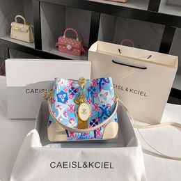 CAEISLKCIEL petit et populaire sac seau imprimé, nouveau sac à bandoulière portable haut de gamme pour femmes 2024 78% de réduction sur la vente en gros en magasin