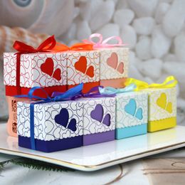 Cake s 50 stks liefde hart snoepboxen met lint gunsten geschenken doos doop baby shower bruiloft souvenirs voor gastfeestje voorraad 230508