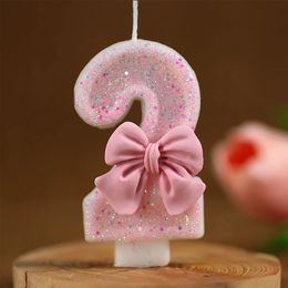 Outils de gâteau Bougies de 2e anniversaire Numéro 2 avec nœud à paillettes roses Décoration Happy Topper pour les célébrations de fête 231216