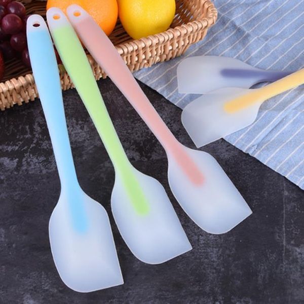 Outils de gâteau grattoir en silicone de cuisson résistant à la chaleur une pièce spatule à crème Nougat grattoirs conjoints gâteaux