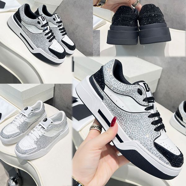 Calfskin New Designer Chaussures Roma Sneakers décontractés lacets plats Mentes et femmes de sport confortables Ensemble avec diamants Fashion réfléchissante haut de gamme