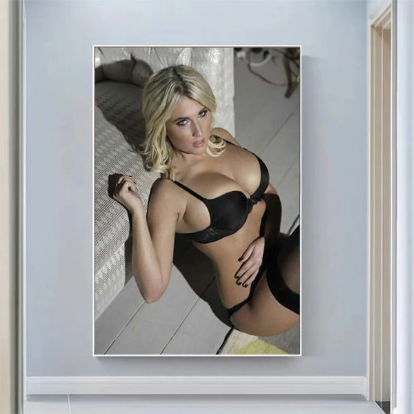 Maillot de bain avec calligraphie Billie Faiers, modèle Sexy, jolie fille, pose murale en tissu de soie, affiche HD, décoration artistique pour la maison, cadeau