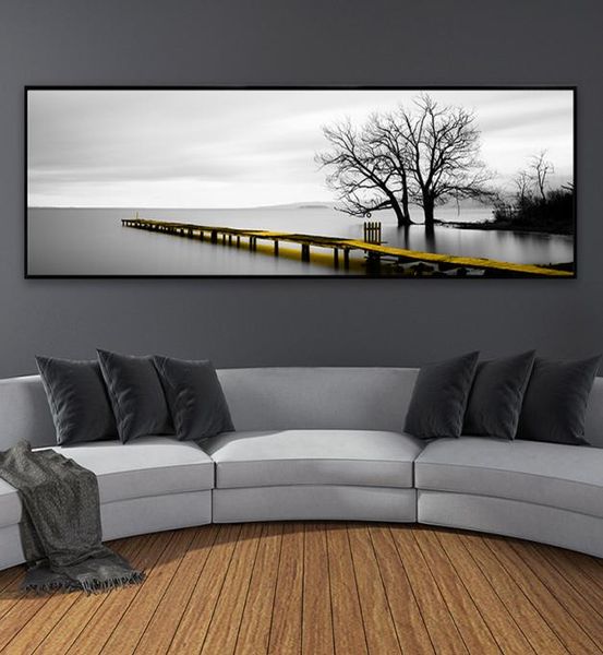 Surface de lac calme, longue scène de pont jaune, peintures sur toile noire et blanche, affiches imprimées, images d'art murales, décoration de salon, maison, 1157323
