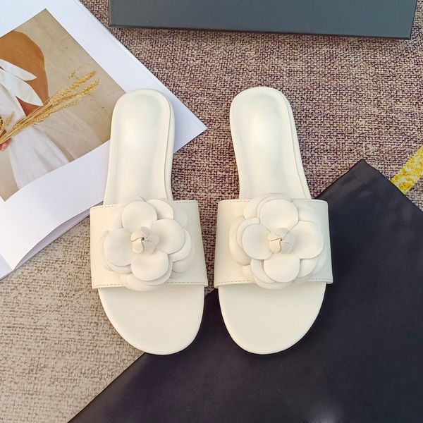 Camellia Flower Designer Slippers Bowknot Fashion Italie Luxury Tlides Sandales For Womens Mederst Youth Summer Sliders Chaussures Flat Leather Mules Claquette