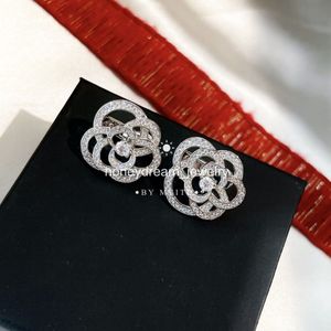 Boucles d'oreilles de bijoux fins de luxe de fleur de camélia pour pendentif pour femme k Collier coeur en or avec perles gravées Boucles d'oreilles de camélia plaquées Mijin