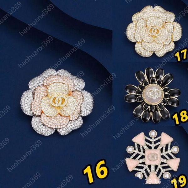 CAMELLIA SINENSISLUXURY Designer Brand LETTRE DROOCH 18K