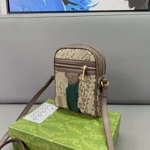 Cameratas 2023 Nieuwe Koeienhuid Kwaliteit Onderarmtas Schoudertas Designer Messenger Bag Damesmode Metaal Alfabet Multifunctionele Klassieke Mini Tas Stofdichte Tas