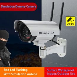 Caméras caméra sans fil factice en plastique Fausse caméra de vidéosurveillance avec antenne de simulation LED rouge clignotant AA Système de sécurité de la surveillance de la batterie