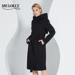 Camis Miegofce 2023 primavera moda Otoño mujer con capucha cortavientos largo a cuadros cinturón de empalme gabardina Casual a prueba de viento Parka F22829