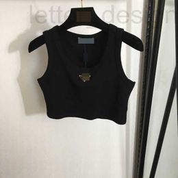 CAMISOS Tanks Designer 2024 Zomer Nieuwe borstletter Triangle Decoratief kort open navel veelzijdige sexy katoentanktop cnal