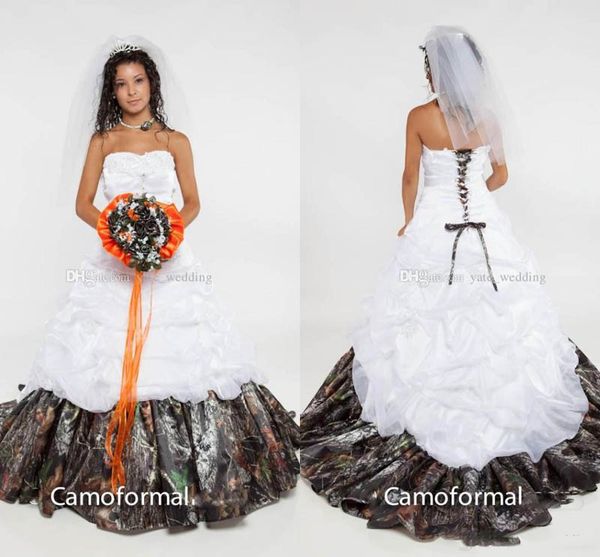 Vestidos de novia con vestido de fiesta de camuflaje 2018 Apliques sin tirantes Corsé de satén con cordones en la espalda Vestidos de boda nupciales de camuflaje Tren de barrido forestal