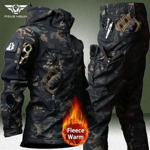 Camo Tactical Sets Men Outdoor Multi-poche à capuche vestes de cargaison Pantalons de chargement 2 PCS Suits d'hiver Fleep Warm Combat Cargo Set 240509