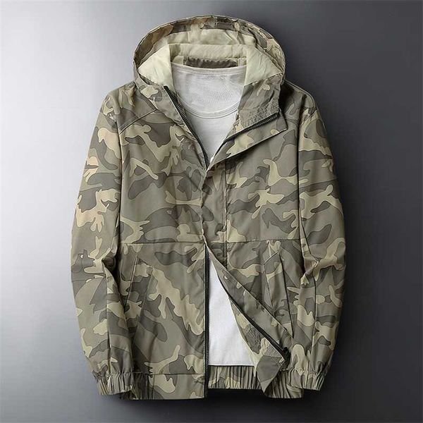 Camouflage Veste à capuche pour hommes Printemps coréen extérieur décontracté streetwear mâle respirant militaire camouflage coupe-vent 210927
