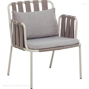 Mobilier de camp Chaise en rotin d'extérieur nordique personnalisée Trois pièces Balcon Cour Table de jardin et ensemble One 2