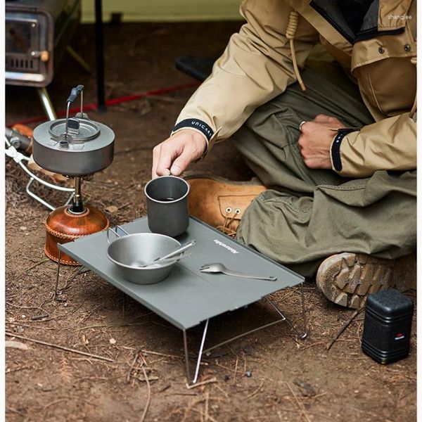 Muebles de campamento Linda almohada ultraligera Mini mesa plegable de aleación de aluminio Simple portátil al aire libre Camping té café rápido