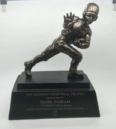 Puede ser DIY Grabado gratuito Universidad FÚTBOL Trofeo Heisman Decoración del hogar Trofeo de fútbol universitario Artesanía Todos los años Personalizado 240327