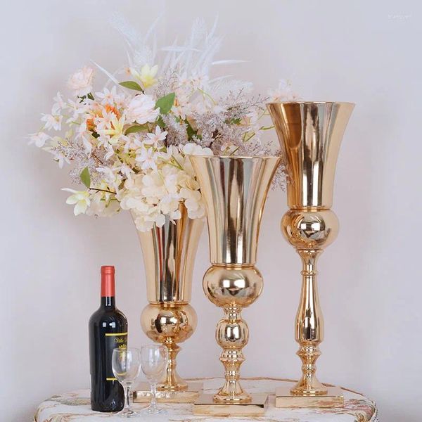 Bougeoirs 10pcs / lot Vase Vase Table de mariage Centres de table Event Road Route Gold Metal Vases Party Decoration Rack