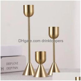 Kandelaars 3-delige set van Chinese stijl metalen kandelaars Eenvoudig goud Bruiloft Decoratie Bar Feest Woonkamer Thuis 230427 Drop Dhl6G