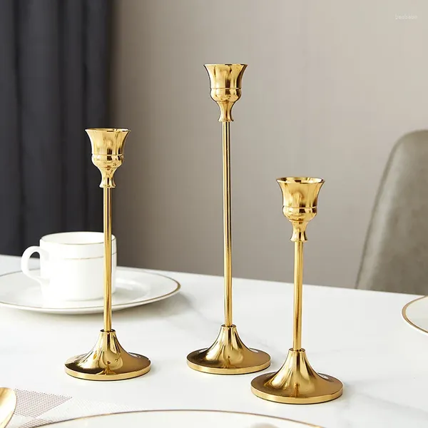 Bandlers 3pcs Européen Luxury Placing Golden Black Tall Howder Metal Home Decoration Ornière Ornements de mariage Stick Stand