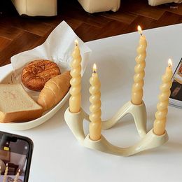 Portacandele Ornamenti per candelieri in ceramica a 4 fori Modellazione di onde Scultura astratta Nordic Ins Decorazione per la casa Decorazioni per candele color crema