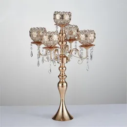 Candelas de velas 63 cm de alto 5 brazos Candelabras de oro de metal con colgantes Decoración de la mesa de bodas románticas Decoración del hogar 10 PCS/LOT