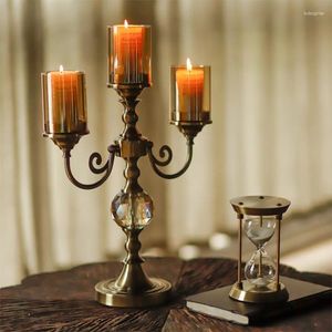 Kaarsenhouders American Classical Metal Glass Driekoppig Candlestick European Model Room Retro Living Eetting Table Porch Decoratief