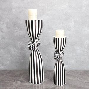 Bougeoirs Black and White Striped Twisted Corde Not Single Holder Resin Dining Table Centre de mariage Décoration moderne
